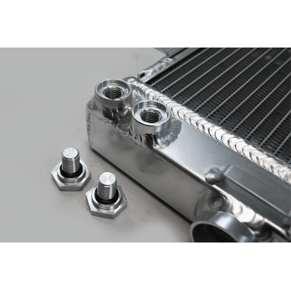 Radiateur aluminium BMW E30 316 et 318 moteur M10B18
